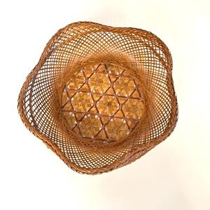 VTG wicker basket flower shape lettuce edge split bamboo retro woven catchall
